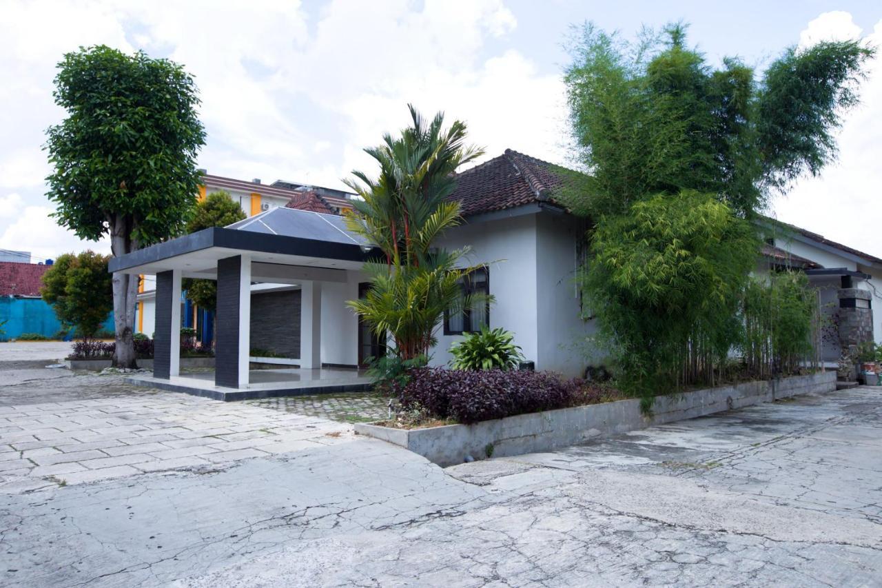 Oyo 3207 Hotel Gracia Bandar Lampung Exterior photo